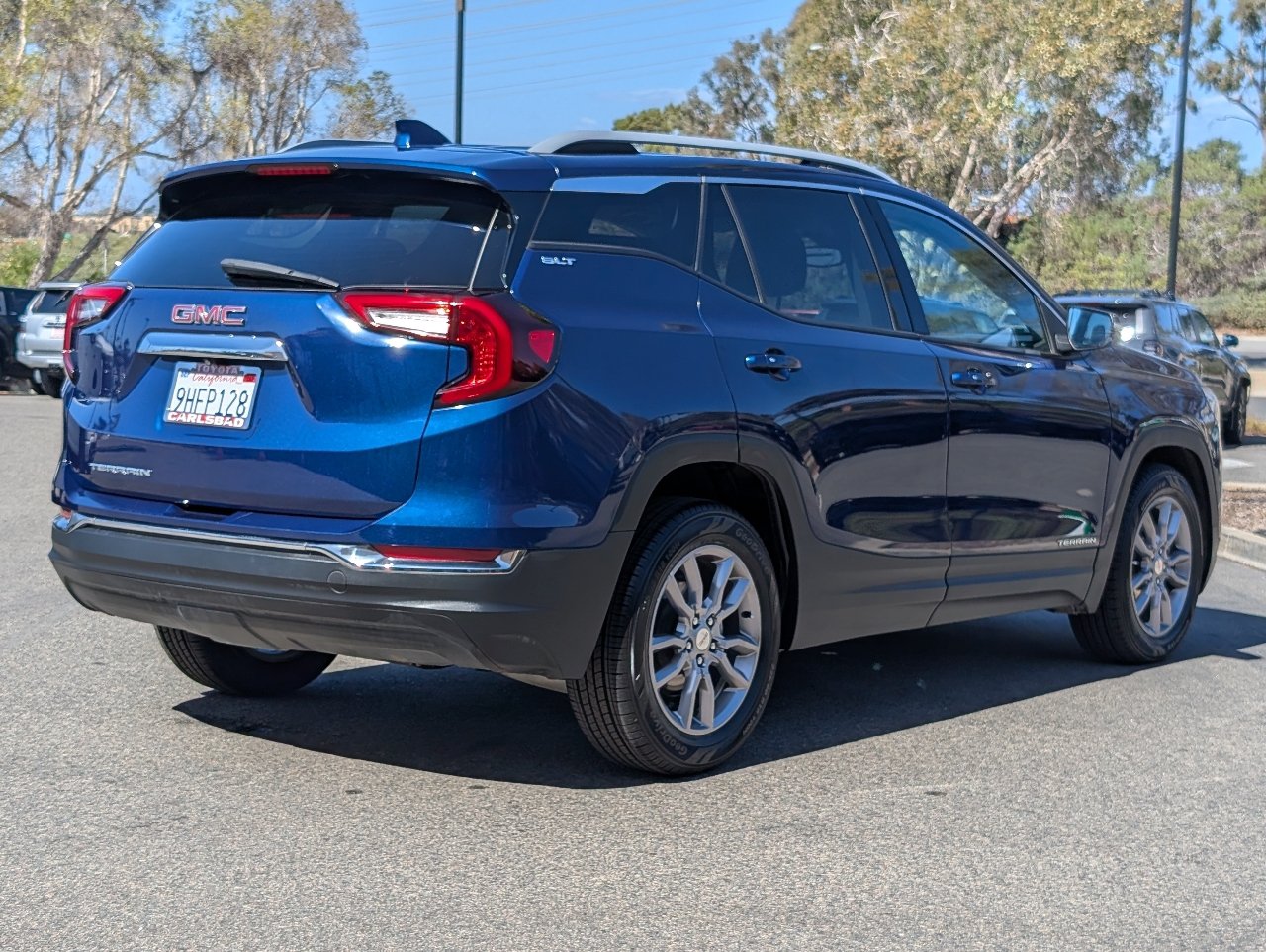 Used 2022 GMC Terrain SLT FWD image 13