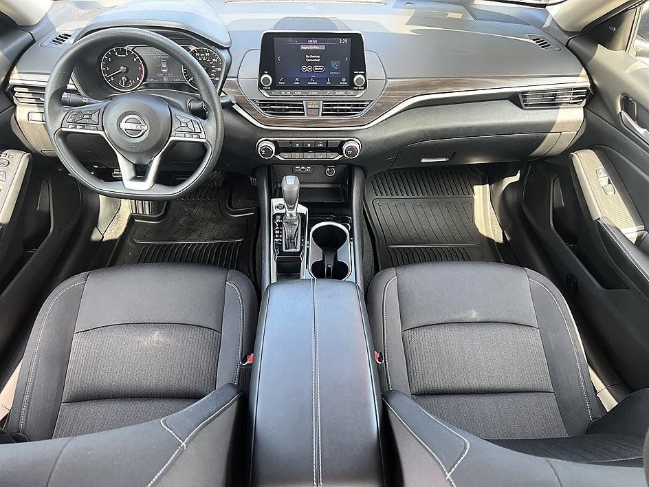 Certified 2024 Nissan Altima 2.5 SV FWD image 18