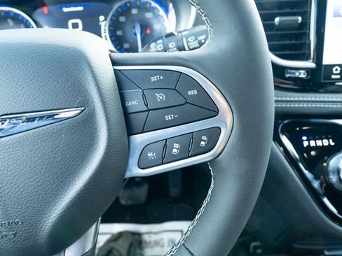 New 2026 Chrysler Pacifica Select image 21