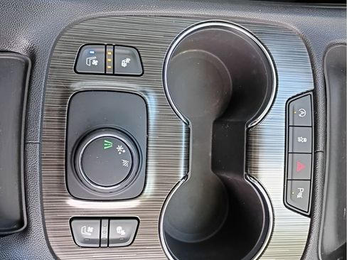 Used 2020 GMC Acadia SLT w/ Premium Package FWD image 21