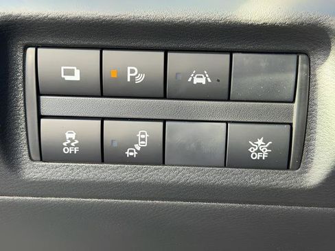 Certified 2025 Nissan Kicks Play S image 26