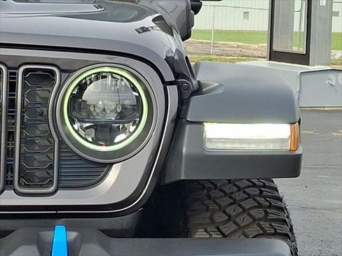 Used 2024 Jeep Wrangler Unlimited Rubicon 4xe image 27