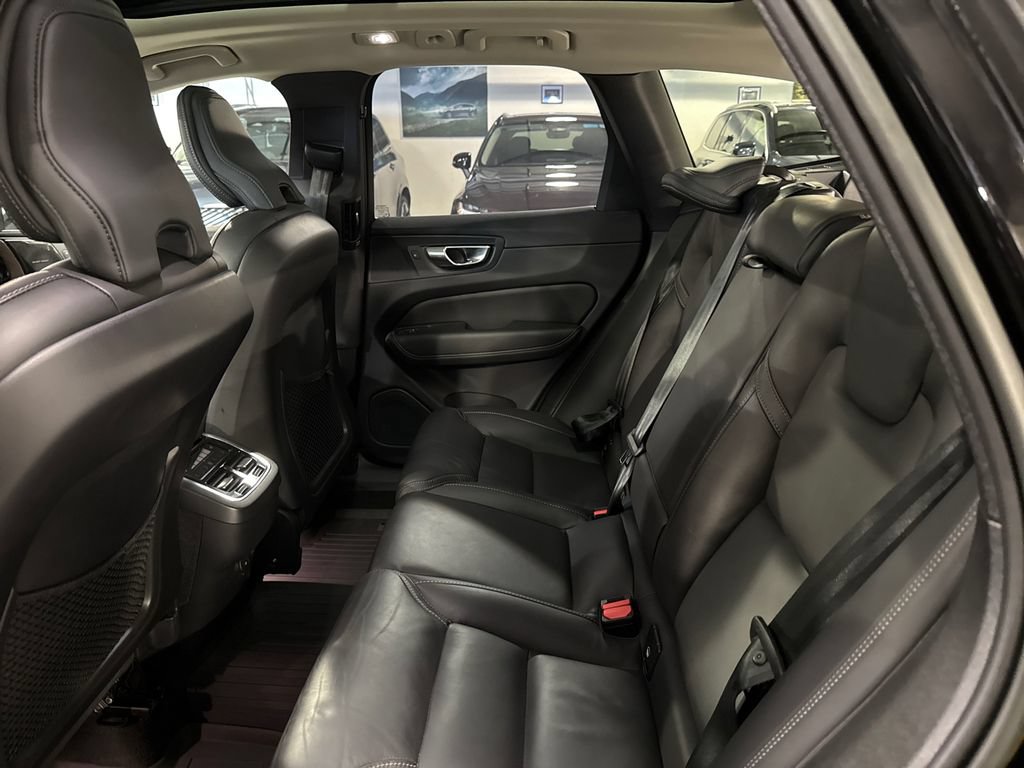 Certified 2023 Volvo XC60 B6 Ultimate w/ Protection Package Premier AWD/4WD image 22