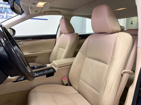Used 2014 Lexus ES 350 w/ Premium Package FWD image 11