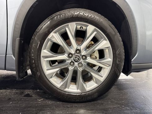 Used 2021 Toyota Highlander Limited AWD/4WD image 9