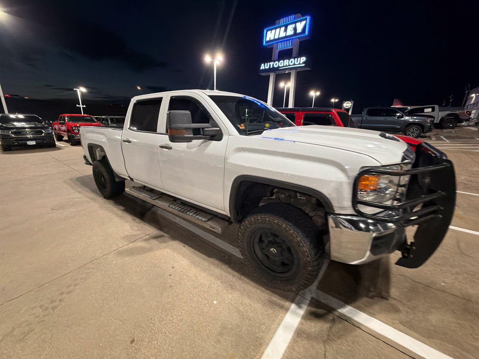 Used 2018 GMC Sierra 2500 4x4 Crew Cab w/ Sierra Convenience Package image 21