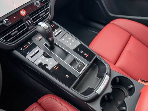 New 2026 Porsche Macan AWD/4WD image 20