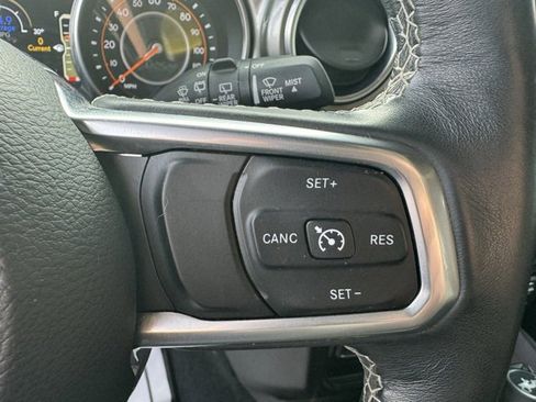 Used 2018 Jeep Wrangler Unlimited Sahara w/ Safety Group image 20