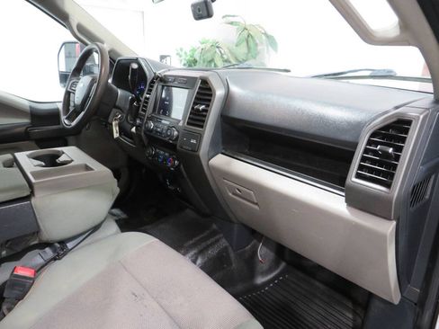 Used 2022 Ford F250 XL w/ Power Equipment Group AWD/4WD image 6