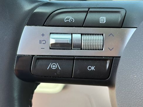 Used 2024 Hyundai Kona SEL AWD/4WD image 9
