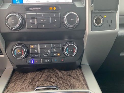 Used 2019 Ford F450 Lariat w/ Lariat Ultimate Package image 23