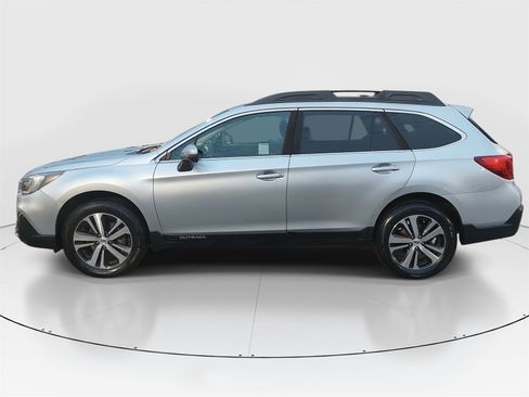 Used 2018 Subaru Outback 2.5i Limited image 4