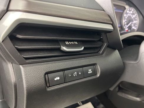 Used 2024 Nissan Altima 2.5 SV FWD image 29