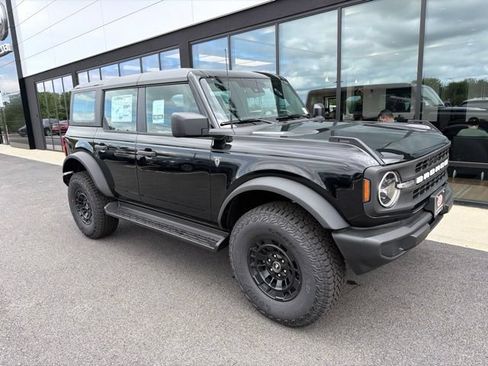 New 2026 Ford Bronco 4-Door w/ Sasquatch Package AWD/4WD image 1