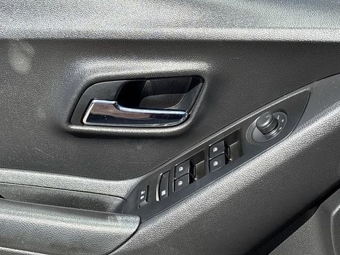 Used 2021 Chevrolet Trax LT w/ Sport Edition image 20