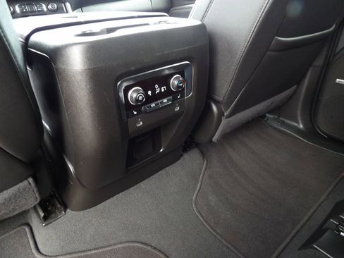 Used 2024 Chevrolet Tahoe Premier RWD image 17