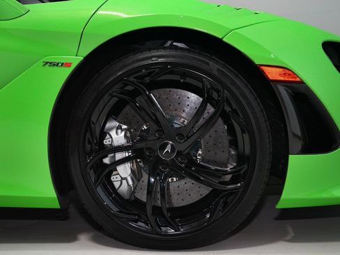 Used 2024 McLaren 750S RWD image 9