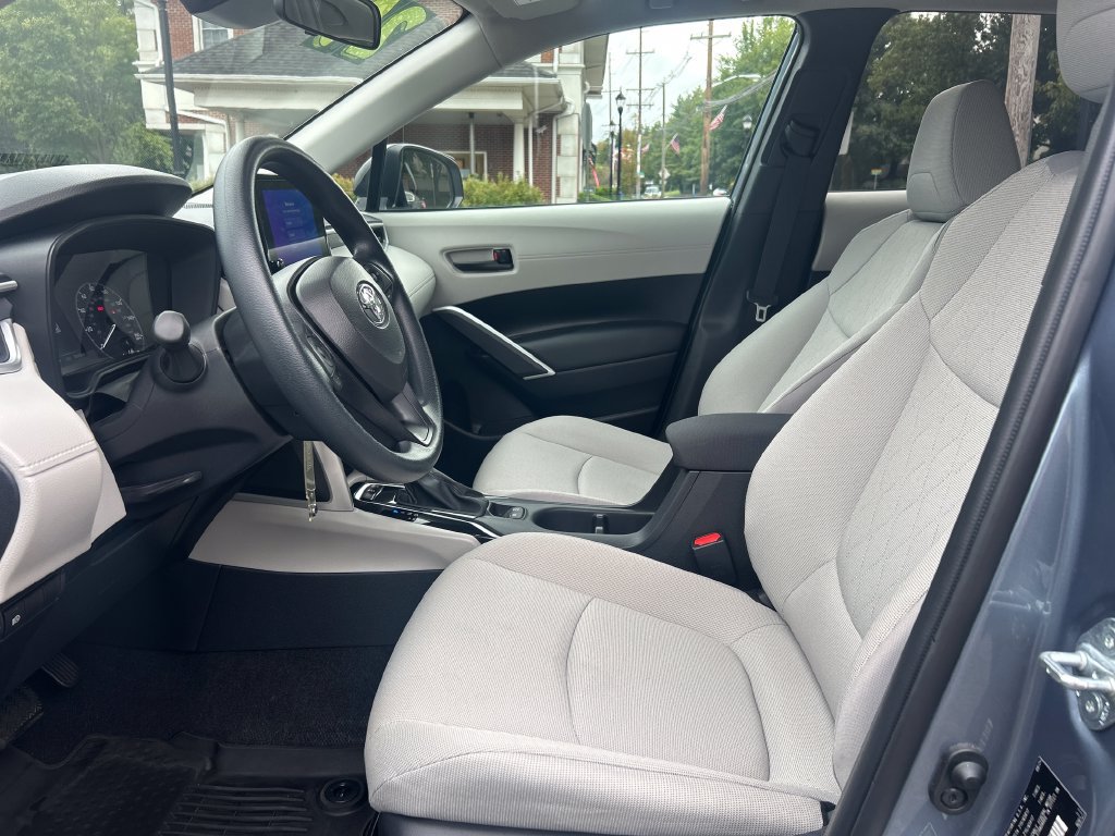 Used 2024 Toyota Corolla Cross L AWD/4WD image 9