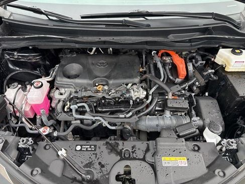 Certified 2024 Toyota Sienna XLE image 2