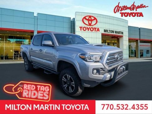 Used 2017 Toyota Tacoma TRD Sport w/ Premium & Technology Package AWD/4WD image 1