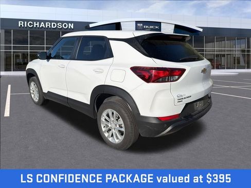 Used 2024 Chevrolet TrailBlazer LS w/ LS Convenience Package AWD/4WD image 3