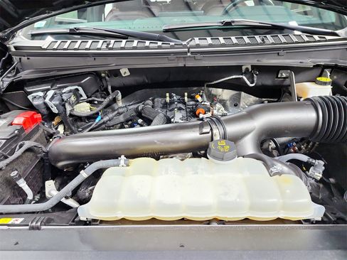 Used 2024 Ford Expedition Limited image 17