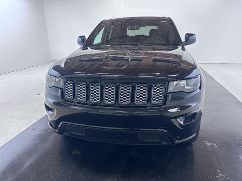Used 2020 Jeep Grand Cherokee Altitude AWD/4WD image 5