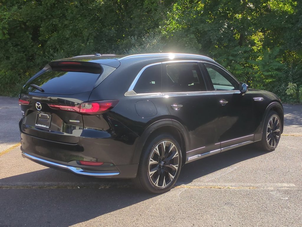Certified 2024 MAZDA CX-90 Plug-In Hybrid w/ Premium Plus AWD/4WD image 4