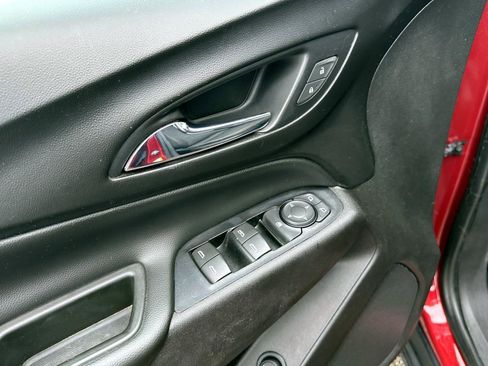 Used 2018 Chevrolet Equinox LT image 15