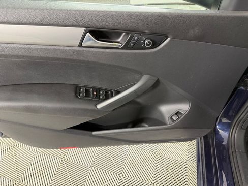 Used 2013 Volkswagen Passat 2.5 S image 8