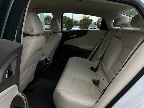 Used 2022 Chevrolet Malibu LT w/ Leather Package image 12