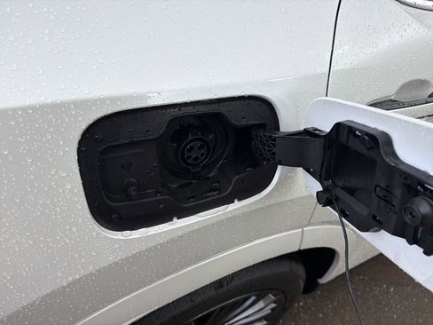 New 2026 Lexus RX 450h AWD image 18