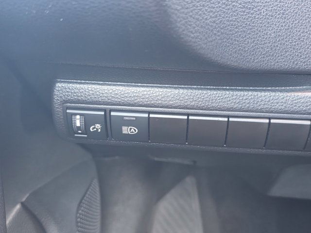 Used 2025 Toyota Corolla LE FWD image 25