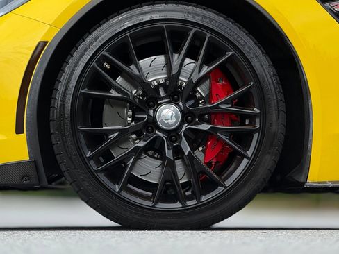 Used 2018 Chevrolet Corvette Z06 RWD image 18