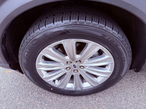 Used 2020 Ford Explorer Limited w/ Class III Trailer Tow Package image 18