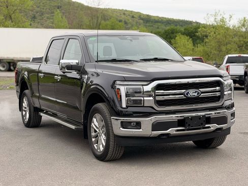 Used 2025 Ford F150 Lariat w/ Equipment Group 502A High AWD/4WD image 3