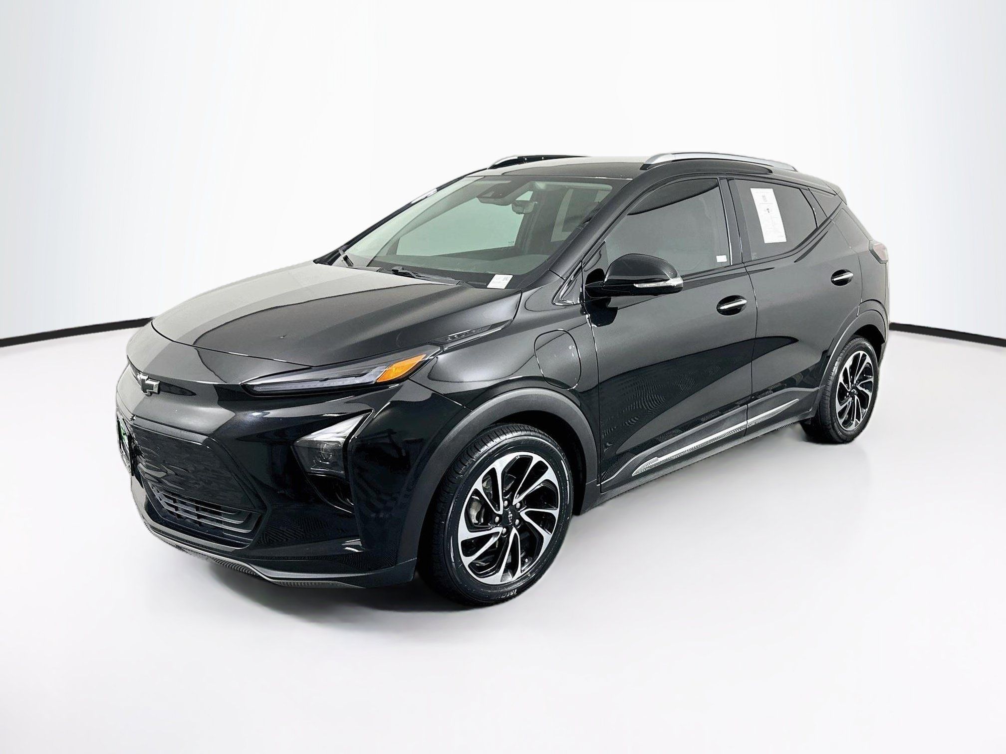 Used 2023 Chevrolet Bolt EUV Premier FWD image 3