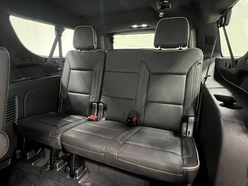 Used 2022 GMC Yukon XL SLT w/ SLT Premium Package AWD/4WD image 34