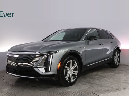 Used 2024 Cadillac Lyriq Tech AWD/4WD image 2