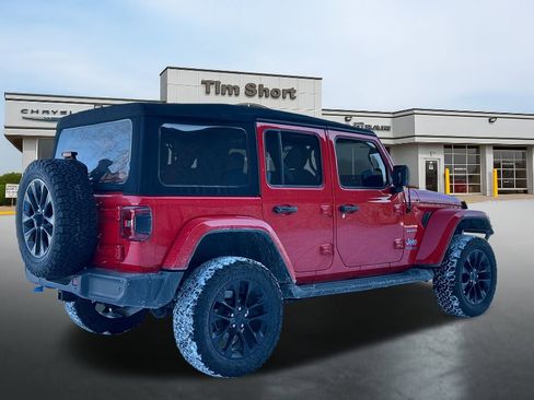 Used 2022 Jeep Wrangler Unlimited Sahara w/ Cold Weather Group image 5