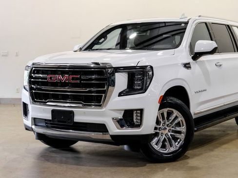 Used 2021 GMC Yukon XL SLT w/ Rear Media and Nav Package AWD/4WD image 17