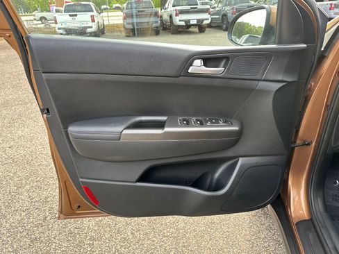 Used 2018 Kia Sportage LX FWD image 8
