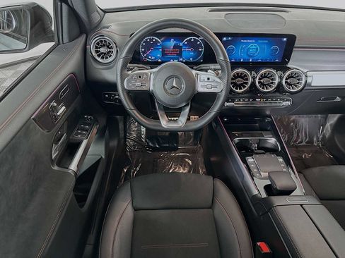 Used 2022 Mercedes-Benz EQB 300 EQB 300 image 22