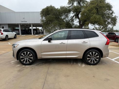 Certified 2025 Volvo XC60 B5 Plus image 3