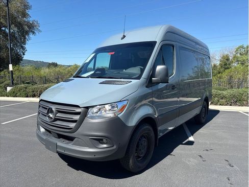 Used 2025 Mercedes-Benz Sprinter 2500 image 1