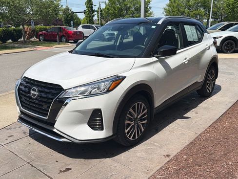 Used 2024 Nissan Kicks SV FWD image 8