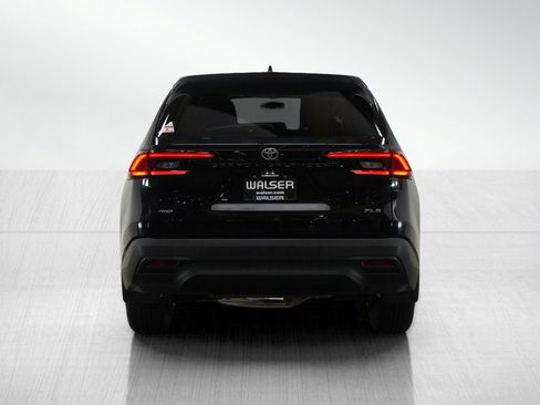 Used 2024 Toyota Grand Highlander XLE image 4