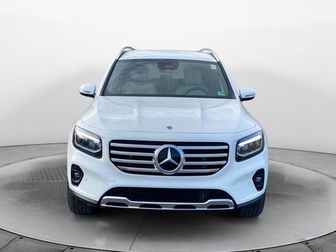 Used 2025 Mercedes-Benz GLB 250 4MATIC image 2