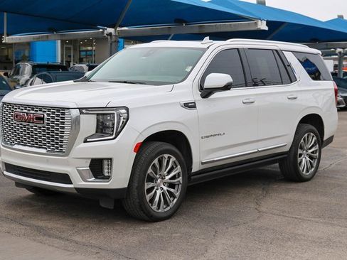 Used 2021 GMC Yukon Denali w/ Denali Premium Package image 6