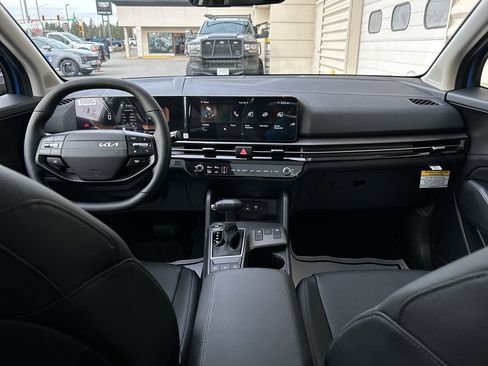 New 2026 Kia Sportage EX image 17